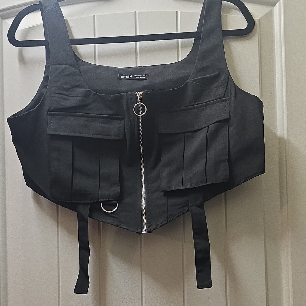 Black Cropped Vest with Zipper